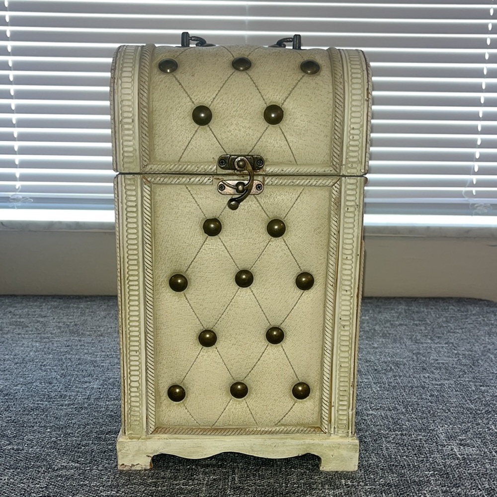 ☀️ 3 / $15 Sale ☀️ Wooden Wine Box Decor